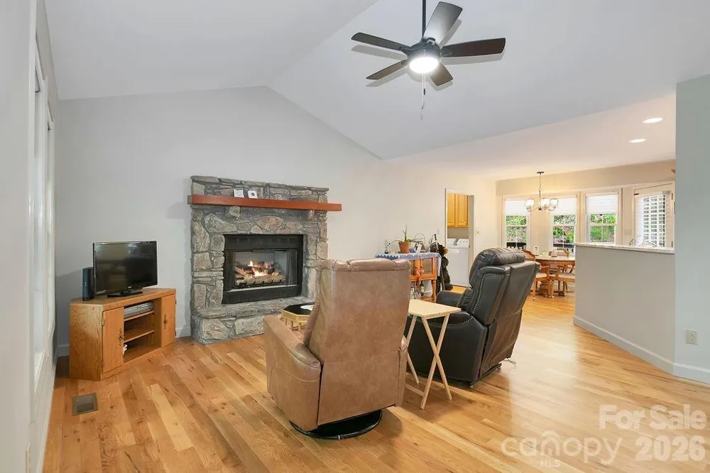 144 Lakeland Drive Pisgah Forest, NC 28768