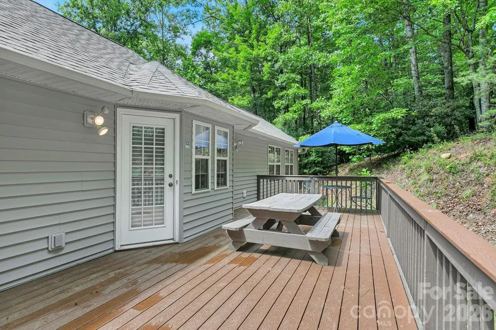 144 Lakeland Drive Pisgah Forest, NC 28768