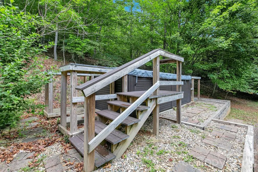 144 Lakeland Drive Pisgah Forest, NC 28768