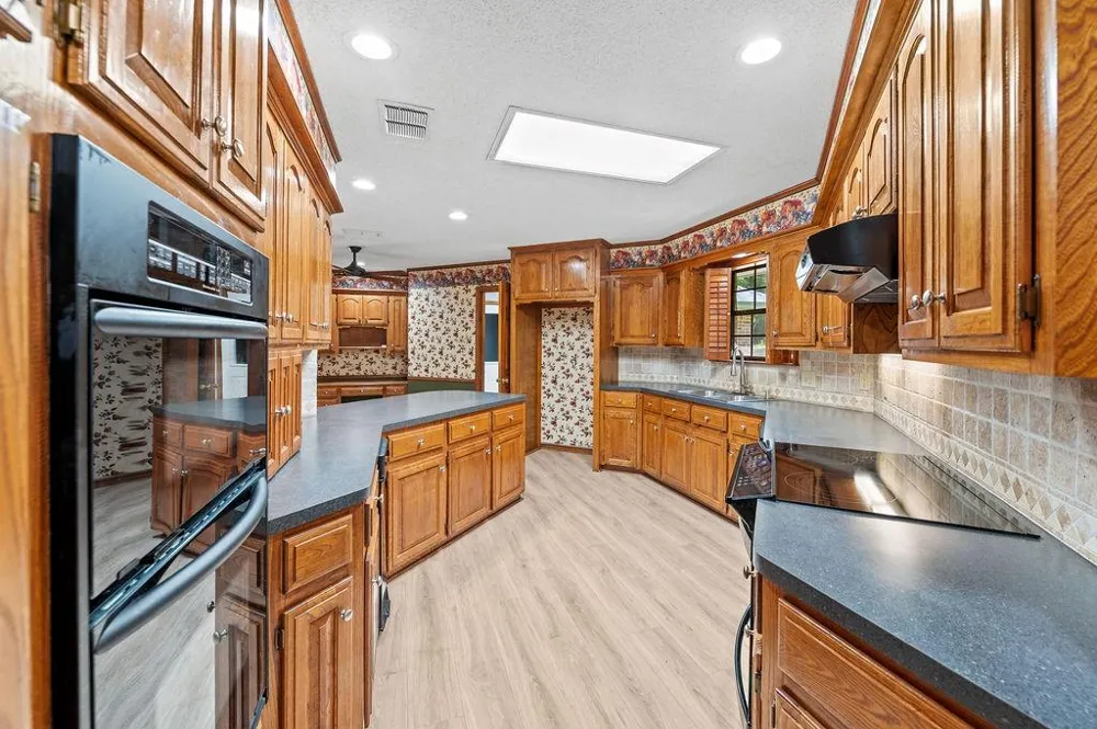 1749 E Us Highway 84 Palestine, TX 75801