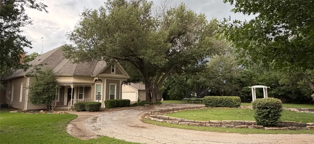 445 W Belknap Street Jacksboro, TX 76458