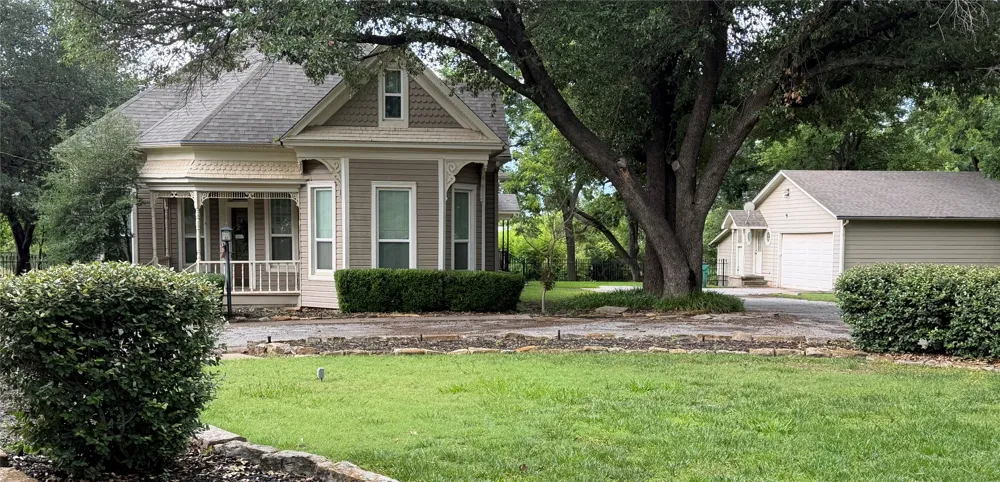 445 W Belknap Street Jacksboro, TX 76458
