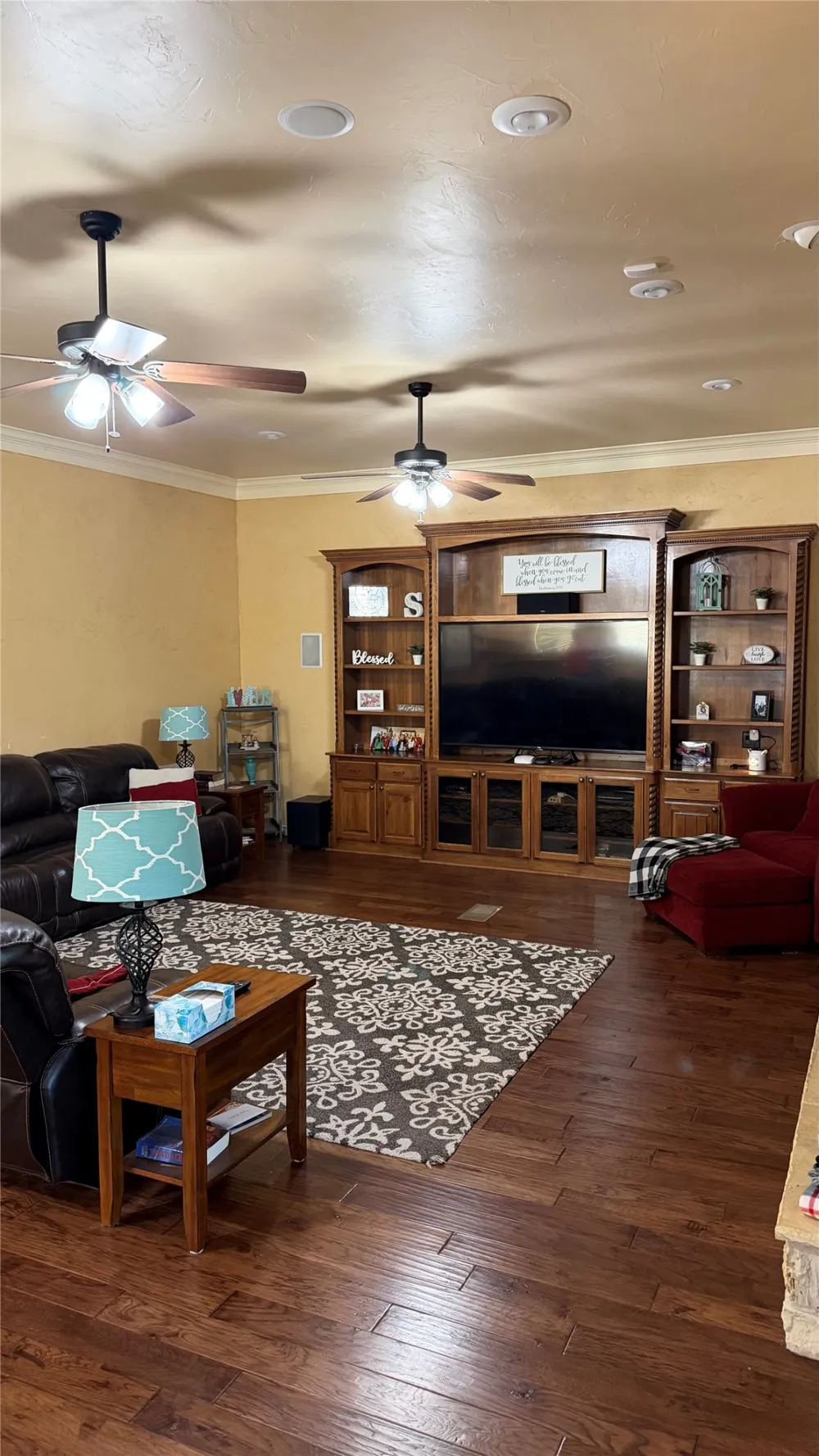 445 W Belknap Street Jacksboro, TX 76458