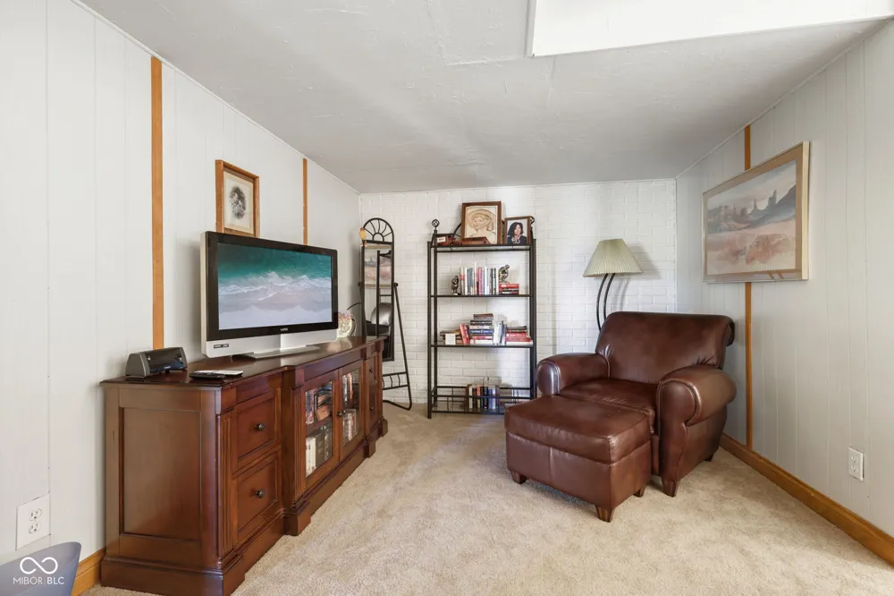 5619 W County Road 200 Brownstown, IN 47220