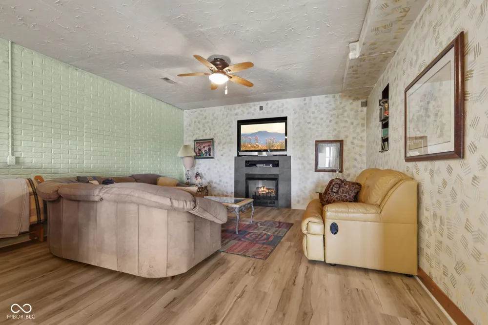 5619 W County Road 200 Brownstown, IN 47220