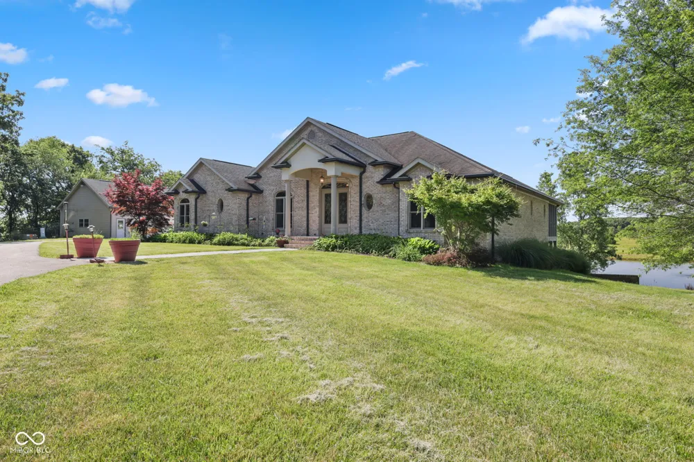 5619 W County Road 200 Brownstown, IN 47220