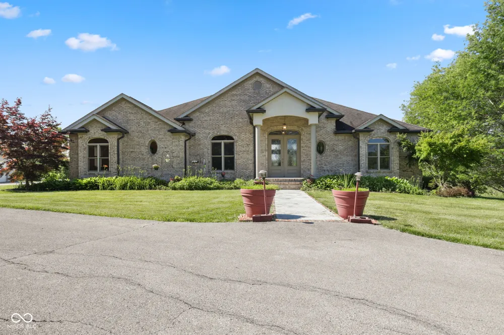 5619 W County Road 200 Brownstown, IN 47220