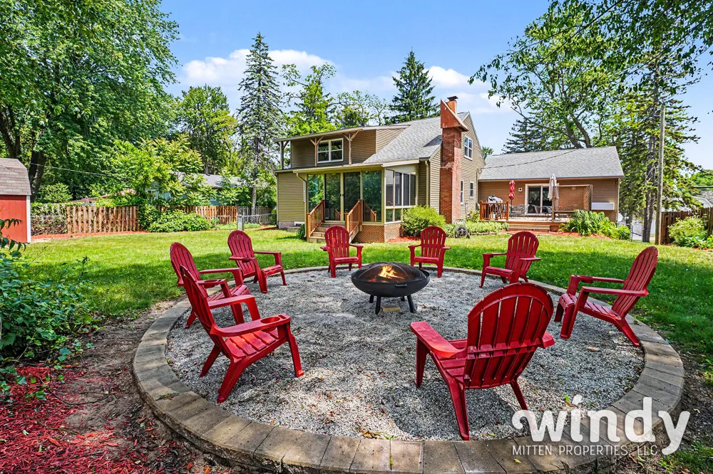 4936 Shoreview Drive Coloma, MI 49038