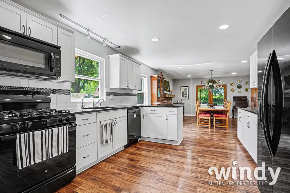 4936 Shoreview Drive Coloma, MI 49038