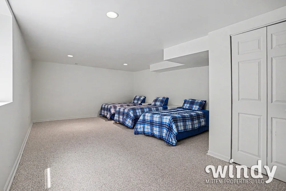 4936 Shoreview Drive Coloma, MI 49038