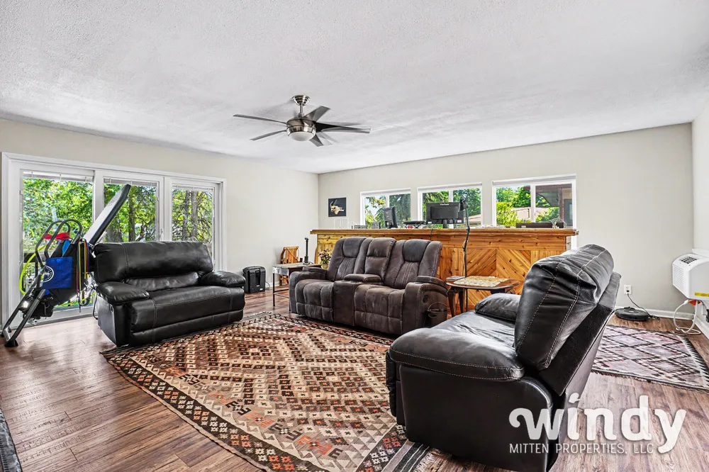 4936 Shoreview Drive Coloma, MI 49038