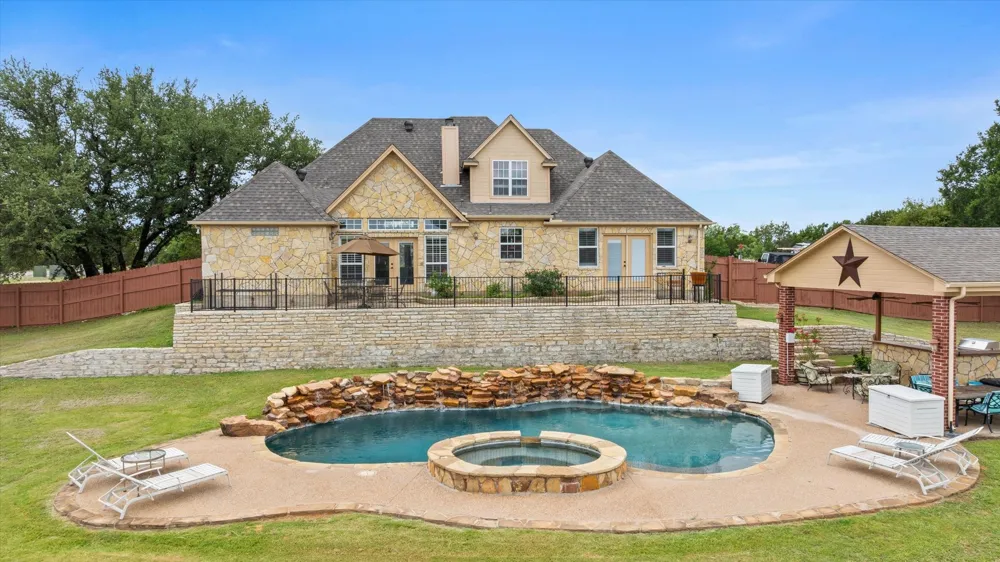 1704 Texas Drive Glen Rose, TX 76043