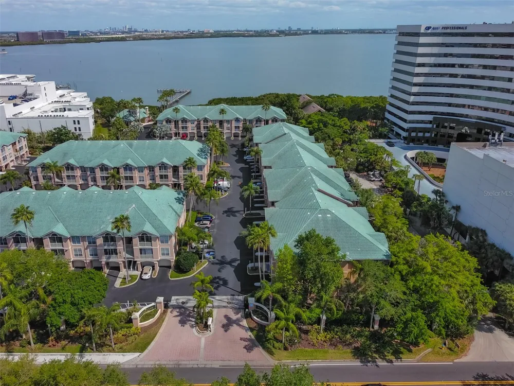 3205 BAY CLUB CIRCLE #3205 Tampa, FL 33607