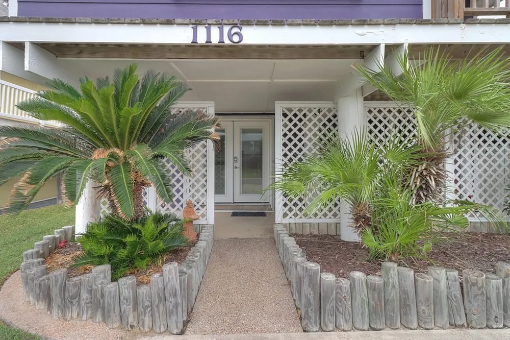 1116 S Station Street Port Aransas, TX 78373