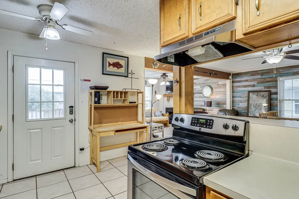 1116 S Station Street Port Aransas, TX 78373