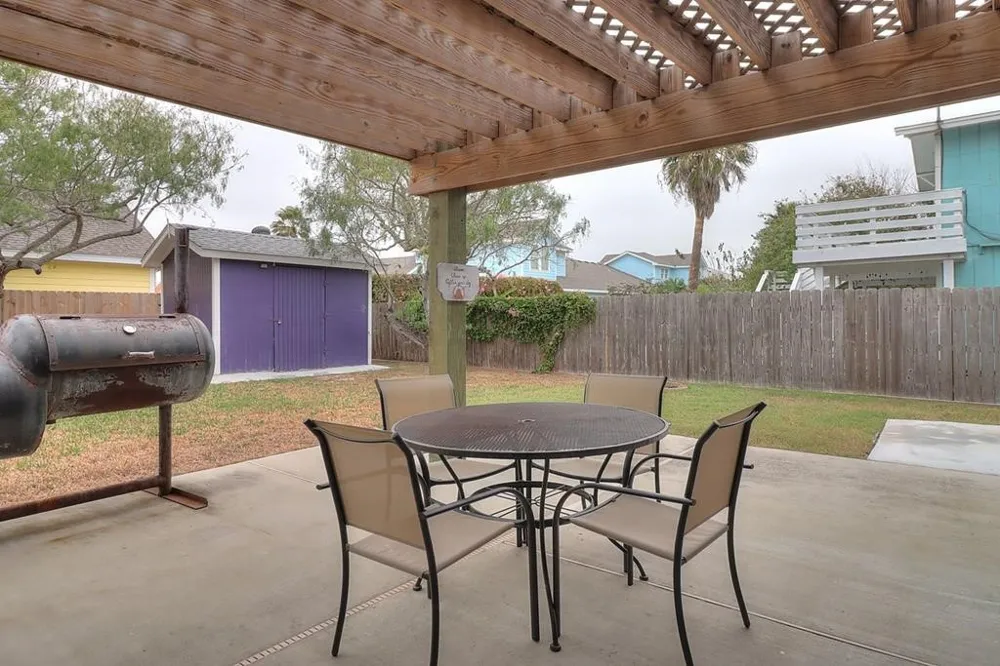 1116 S Station Street Port Aransas, TX 78373