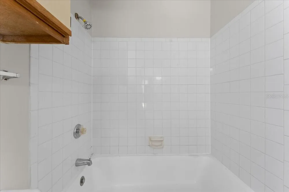8641 FANCY FINCH DRIVE #102 Tampa, FL 33614