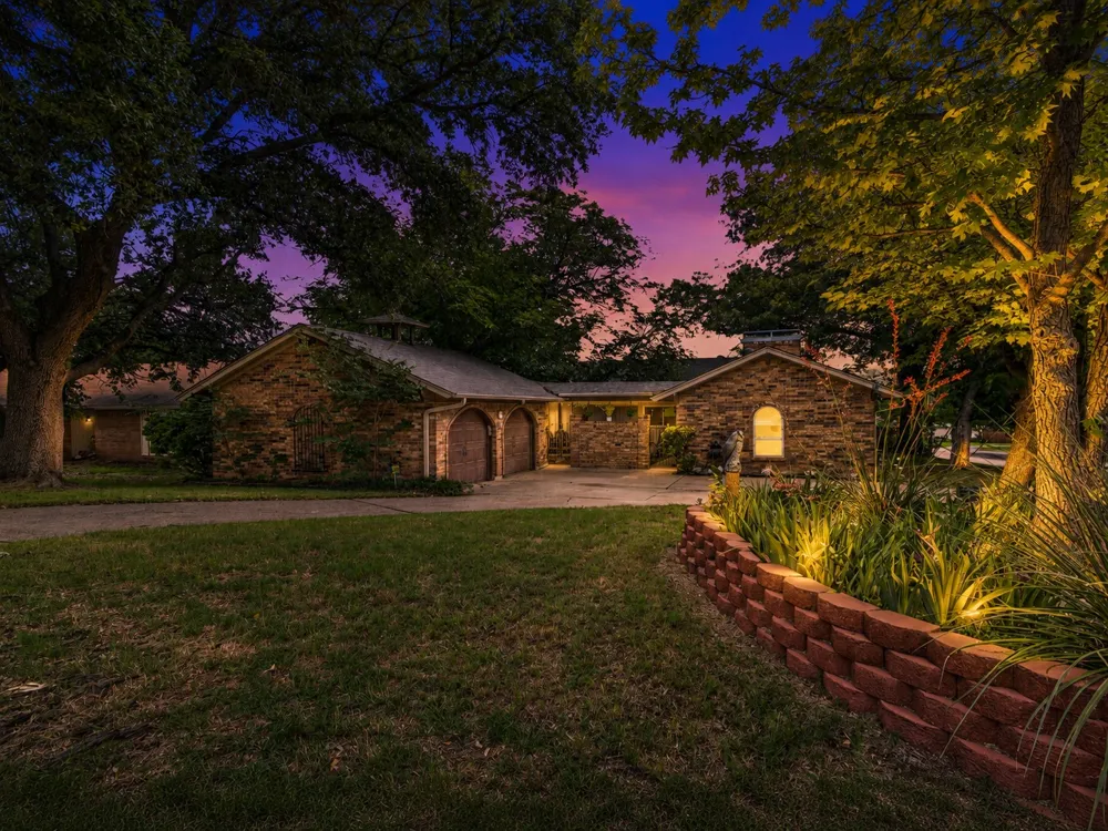 5310 Westminster Court S Fort Worth, TX 76133