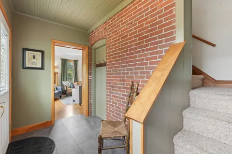 215 Elm Street W