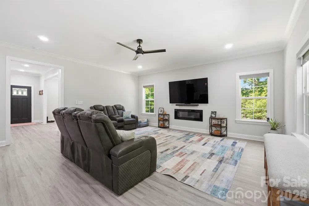 413 Lakewood Drive Lexington, NC 27292