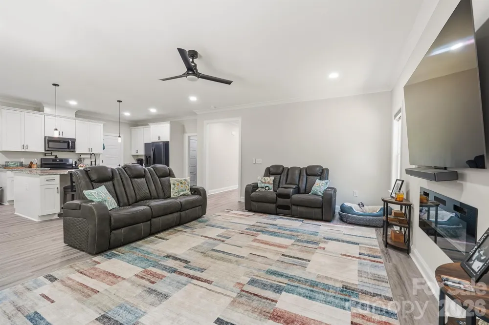 413 Lakewood Drive Lexington, NC 27292