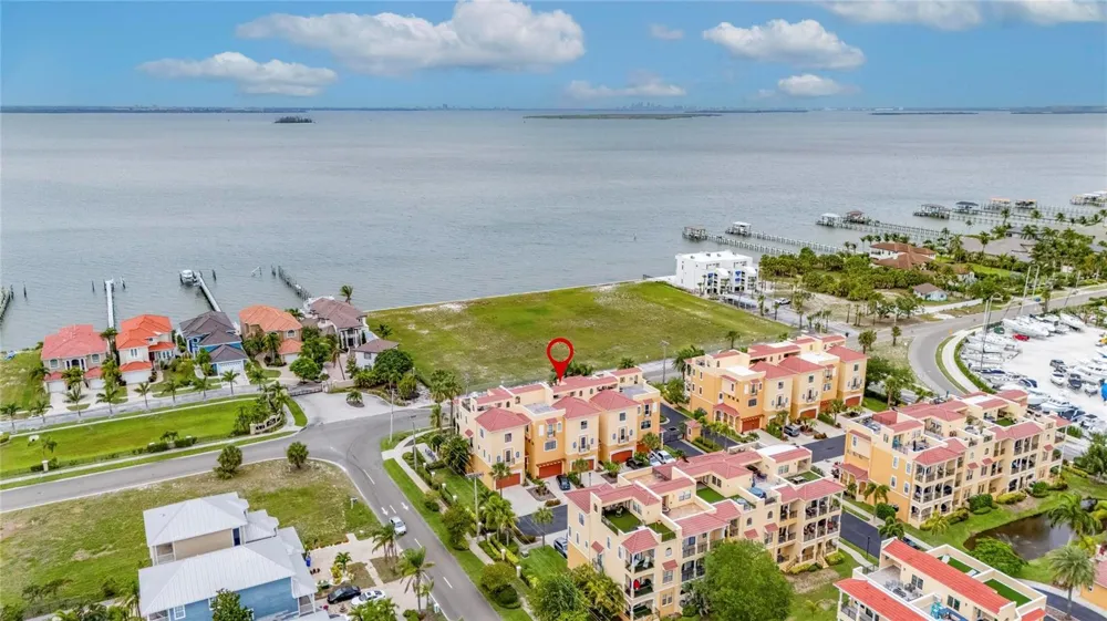 6408 MAYRA SHORES LANE Apollo Beach, FL 33572