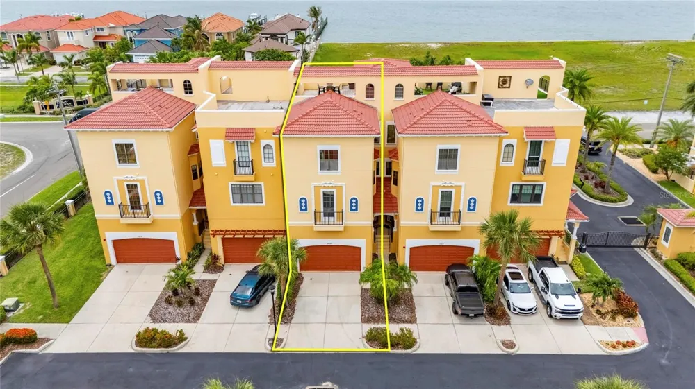 6408 MAYRA SHORES LANE Apollo Beach, FL 33572