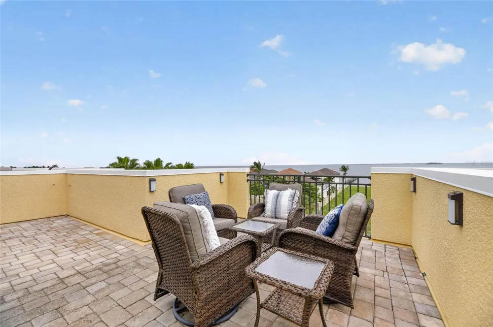 6408 MAYRA SHORES LANE Apollo Beach, FL 33572