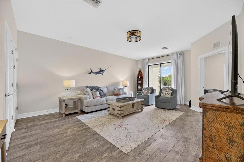6408 MAYRA SHORES LANE Apollo Beach, FL 33572