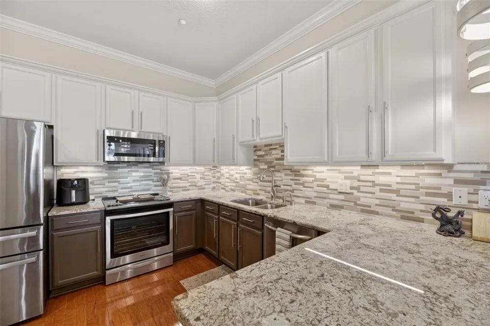 6408 MAYRA SHORES LANE Apollo Beach, FL 33572