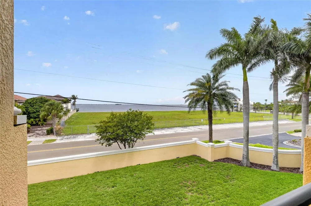 6408 MAYRA SHORES LANE Apollo Beach, FL 33572