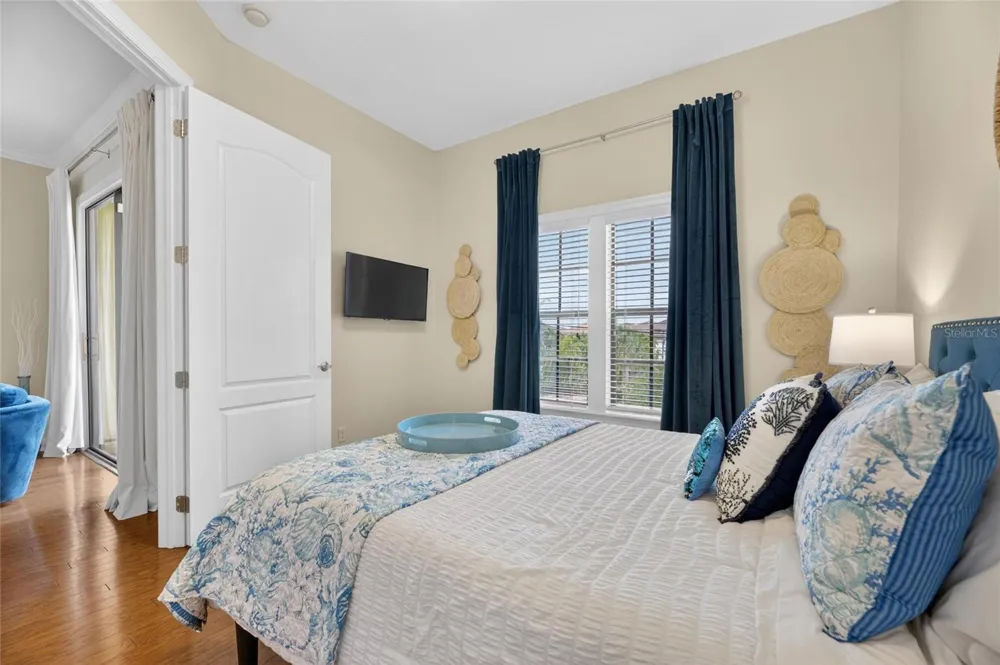 6408 MAYRA SHORES LANE Apollo Beach, FL 33572