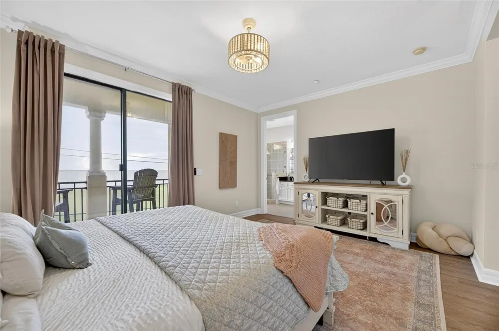 6408 MAYRA SHORES LANE Apollo Beach, FL 33572