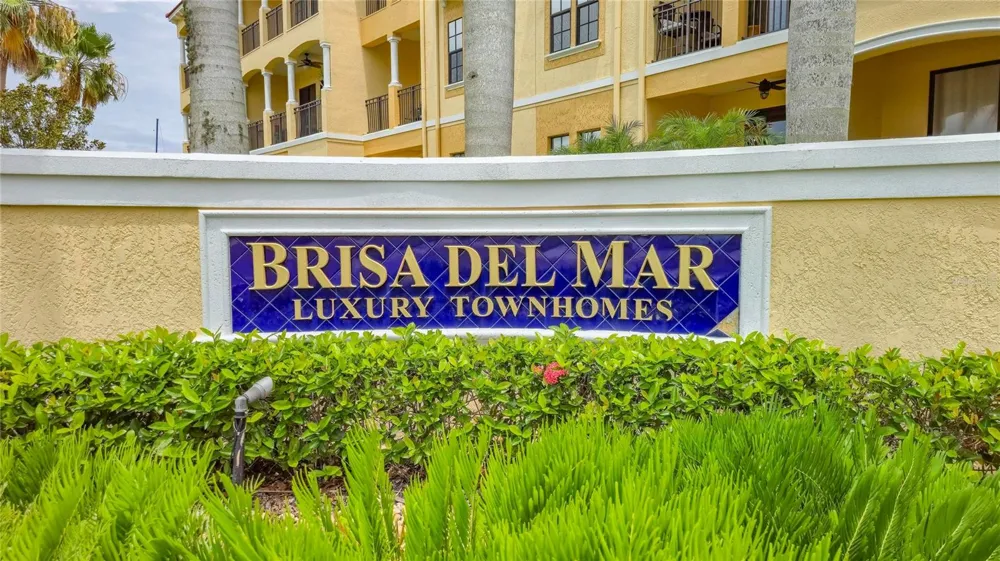 6408 MAYRA SHORES LANE Apollo Beach, FL 33572