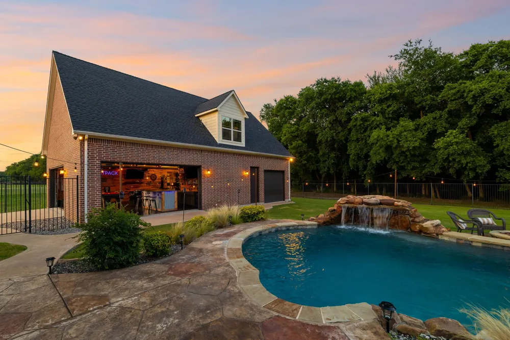 1545 Sara Cove Lucas, TX 75002