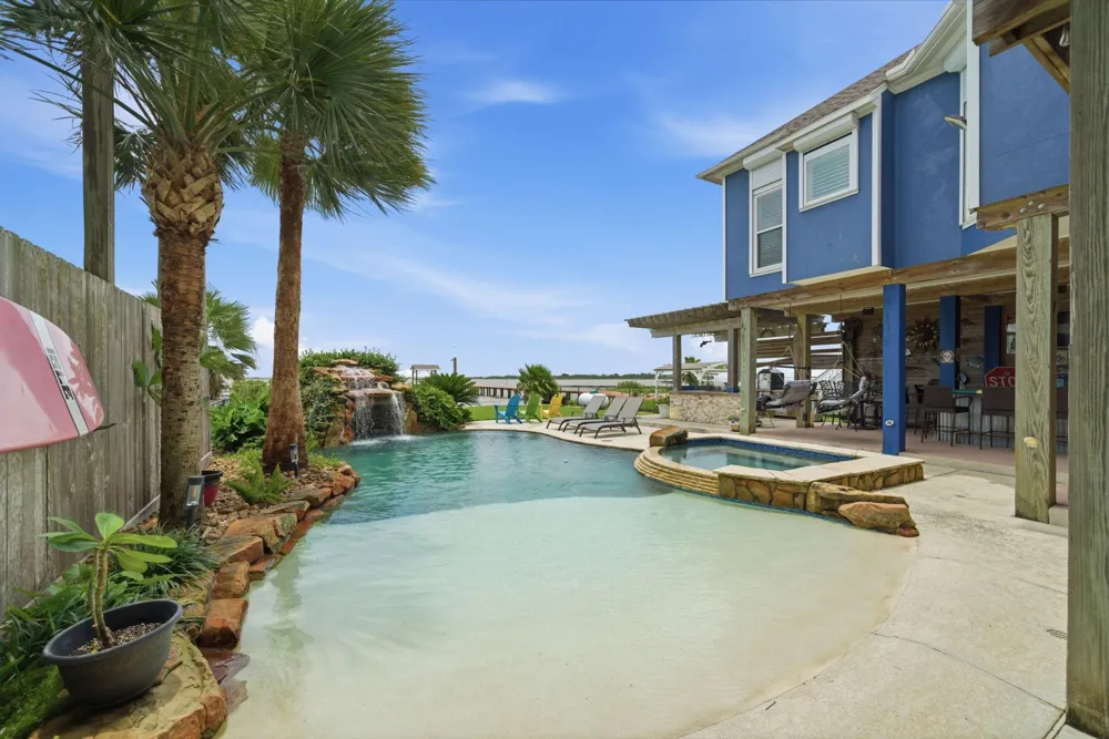 1623 Dick Bay Drive San Leon, TX 77539