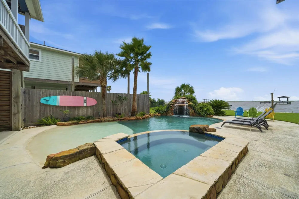 1623 Dick Bay Drive San Leon, TX 77539
