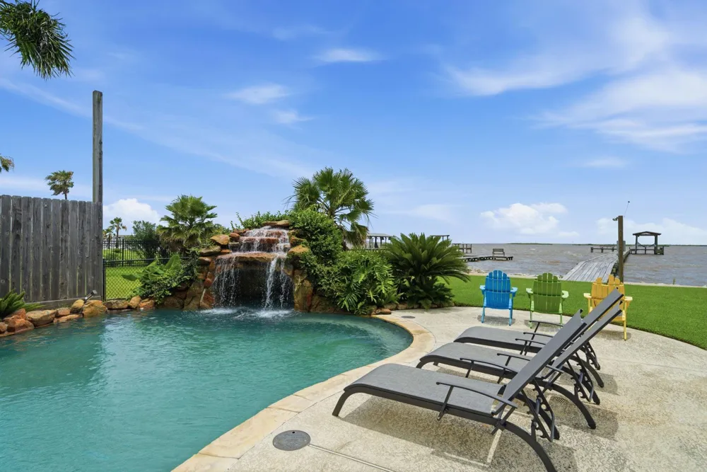 1623 Dick Bay Drive San Leon, TX 77539