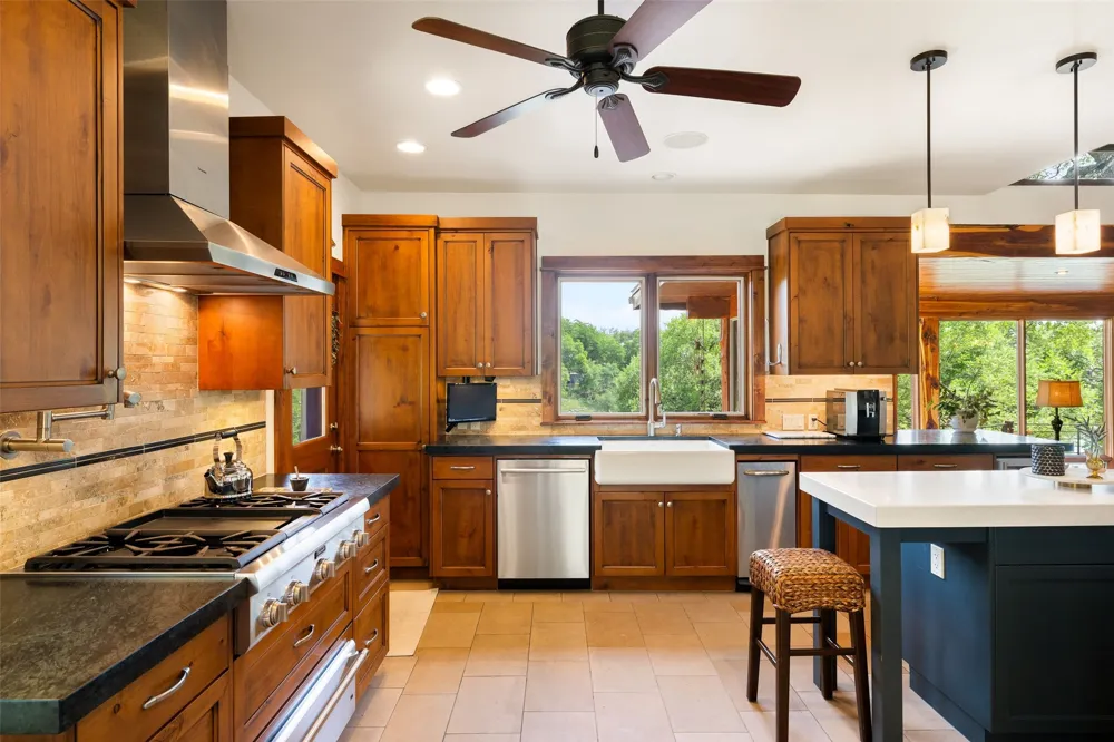 16407 Jackson Street Volente, TX 78641