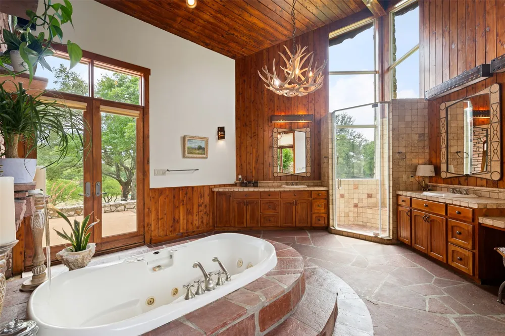 16407 Jackson Street Volente, TX 78641
