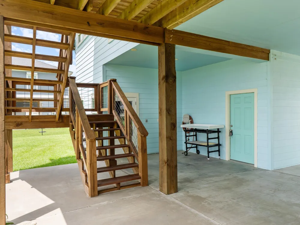 1730 W Bayshore Drive Palacios, TX 77465