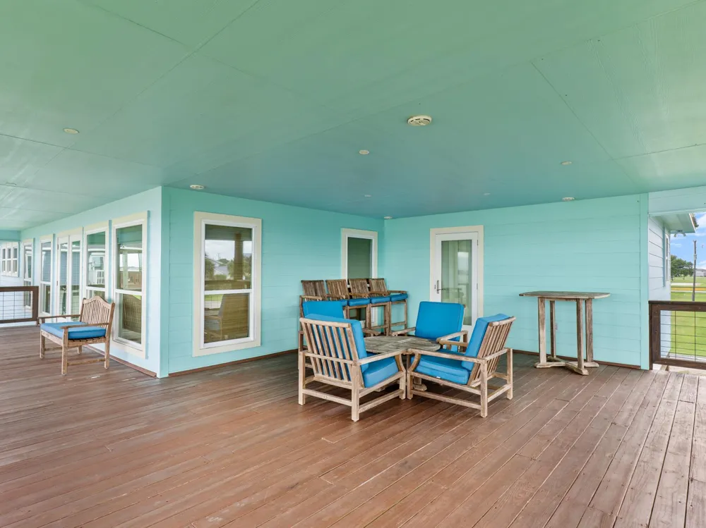 1730 W Bayshore Drive Palacios, TX 77465