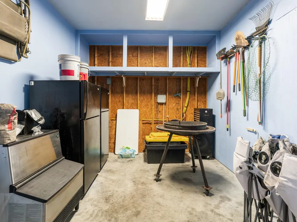 1730 W Bayshore Drive Palacios, TX 77465