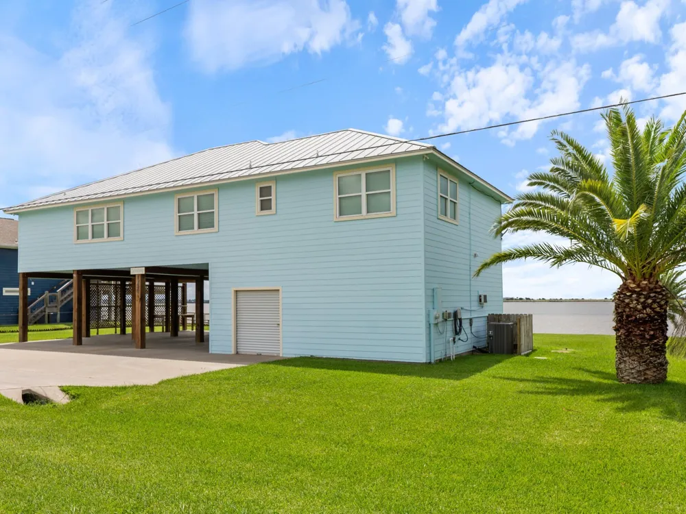 1730 W Bayshore Drive Palacios, TX 77465