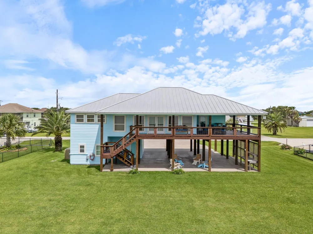 1730 W Bayshore Drive Palacios, TX 77465
