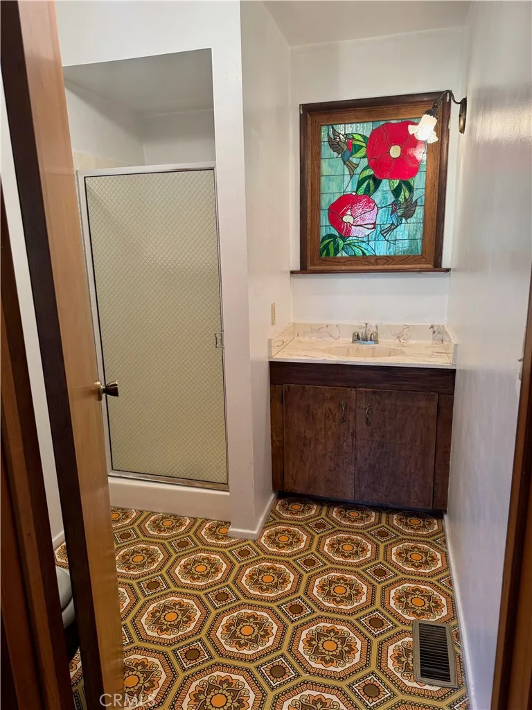 23949 Scenic Crestline, CA 92325