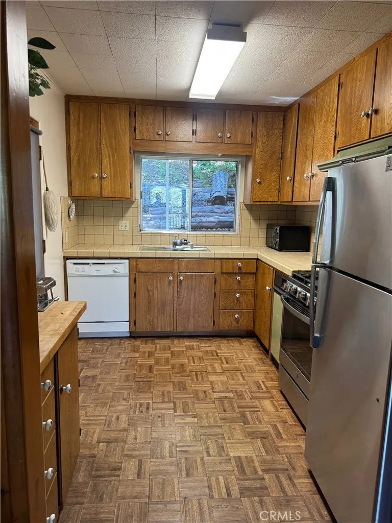 23949 Scenic Crestline, CA 92325