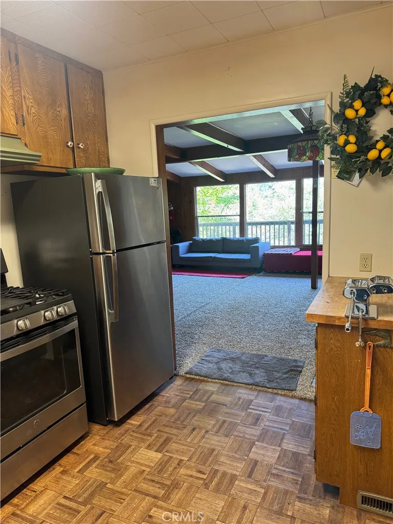 23949 Scenic Crestline, CA 92325