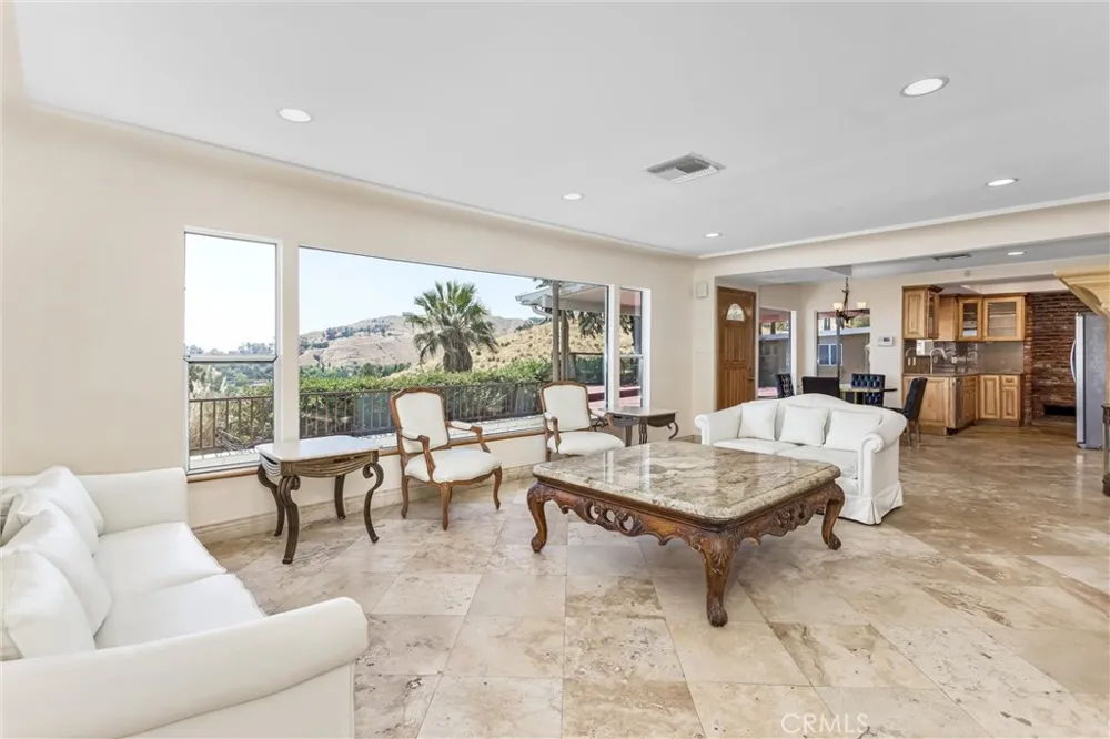 339 Edgerton Drive San Bernardino, CA 92405