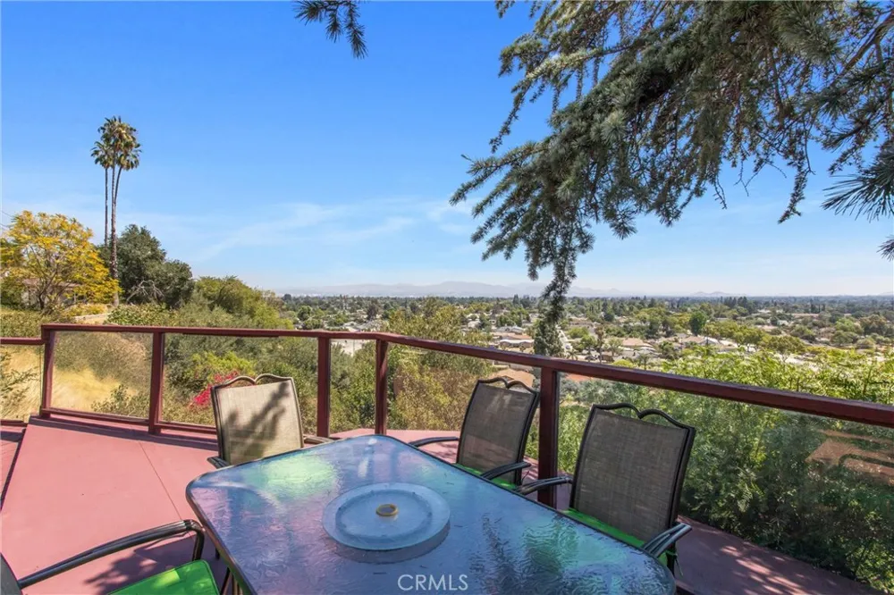 339 Edgerton Drive San Bernardino, CA 92405